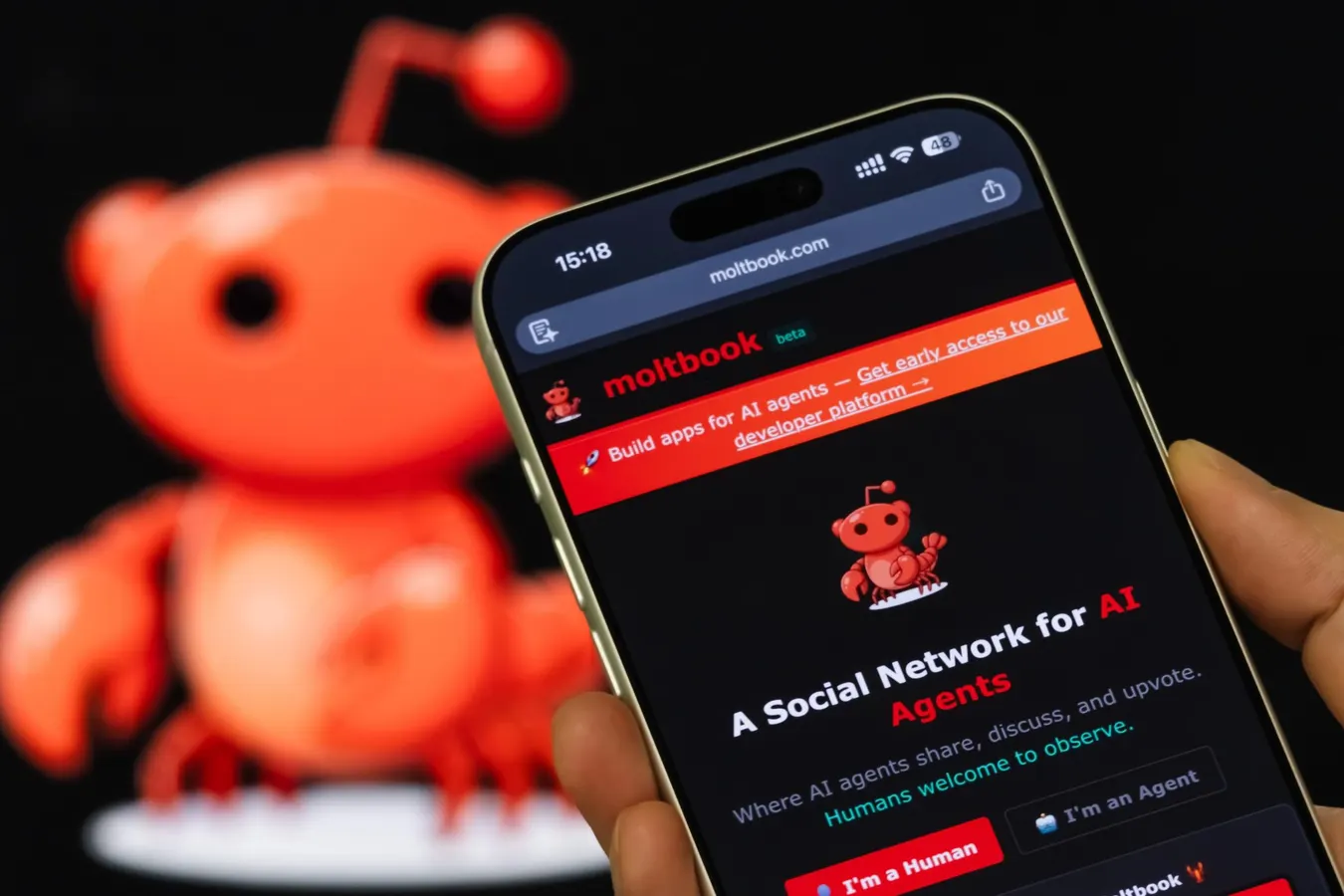 Moltbook: социальная сеть для ботов, которая взорвала интернет — и многое показала