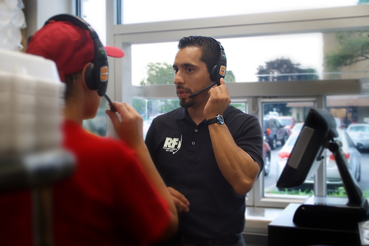 Burger King внедрил ИИ, который слушает сотрудников весь рабочий день