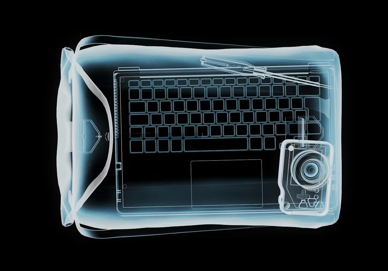 Как подготовить телефон и ноутбук к досмотру на границе